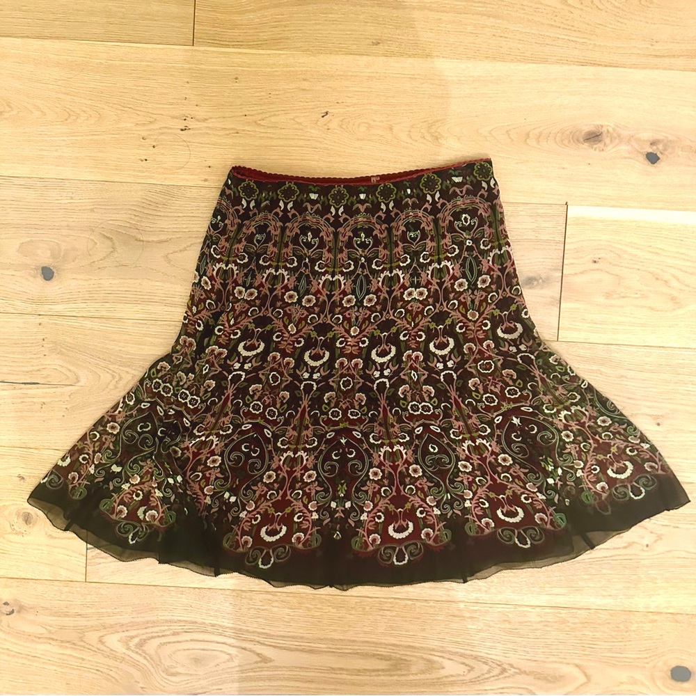 Tahari 100% silk skirt - size 4
